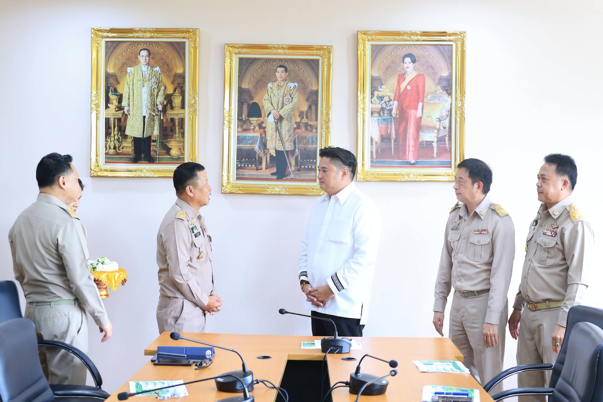 title - คณะผู้บริหาร ส.ป.ก. แสดงความยินดี เนื่องในโอกาส ปลัดกระทรวงเกษตรและสหกรณ์ เข้ารับตำแหน่งใหม่